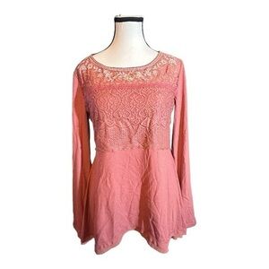 Women’s Medium Knox Rose Pink Peplum Lace Top